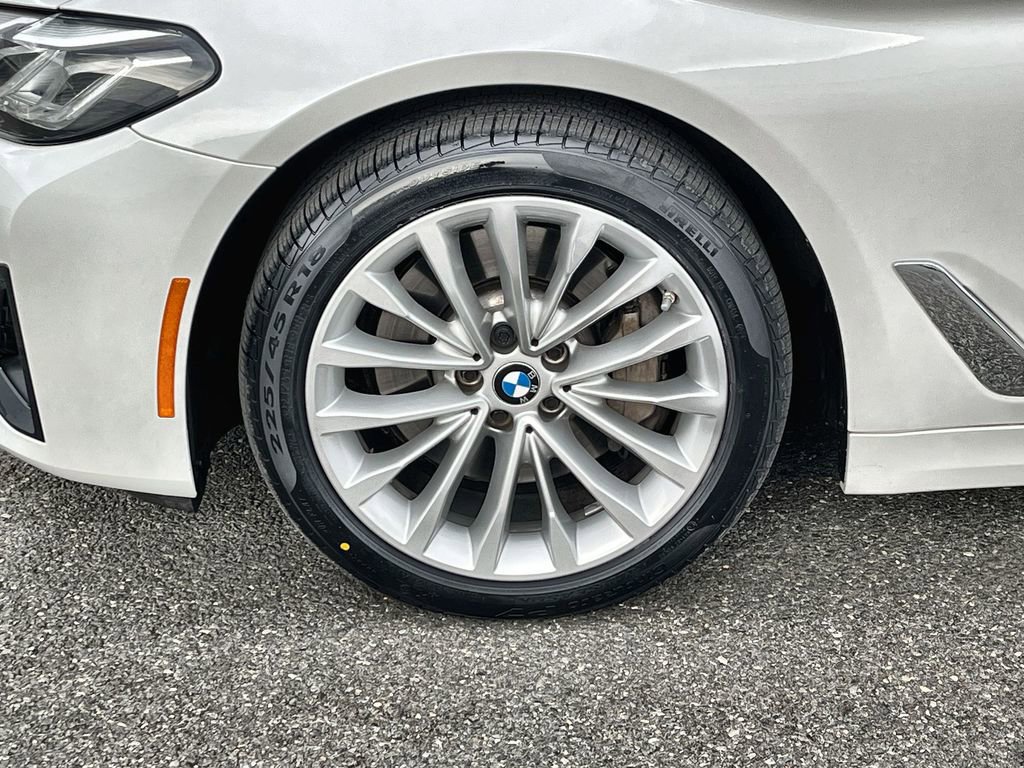 Certified 2022 BMW 530i xDrive w/ Convenience Package image 10