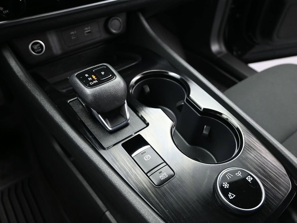 Used 2023 Nissan Rogue S image 19