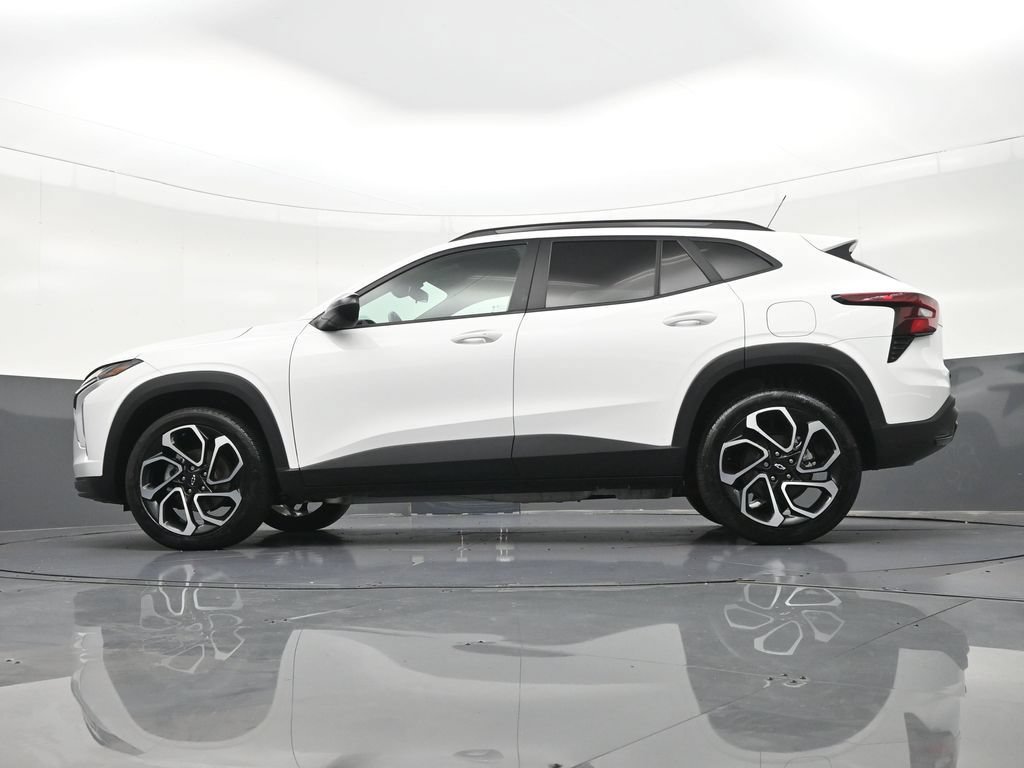 Used 2025 Chevrolet Trax RS FWD image 29
