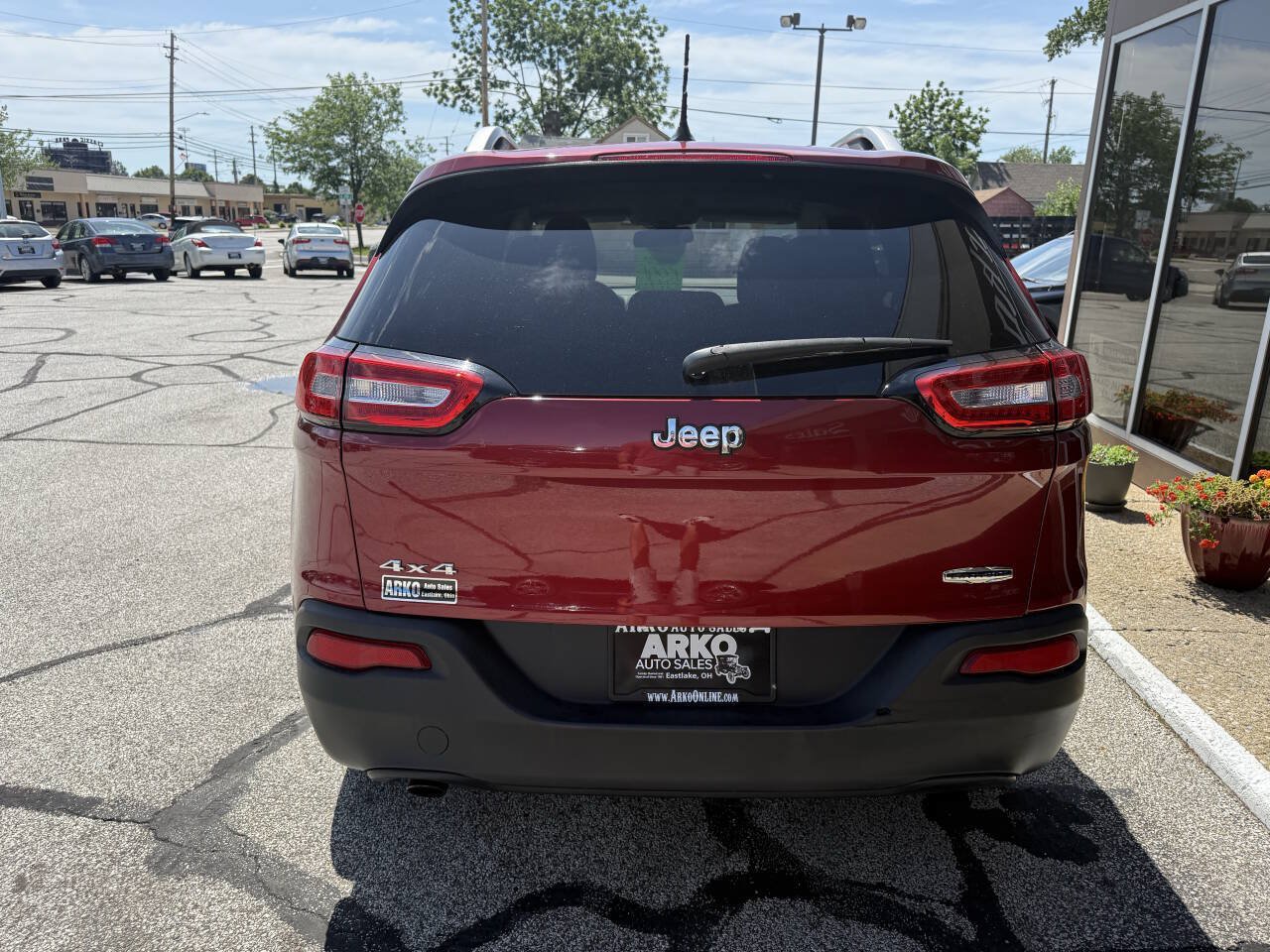 Used 2014 Jeep Cherokee Latitude w/ Cold Weather Group AWD/4WD image 8
