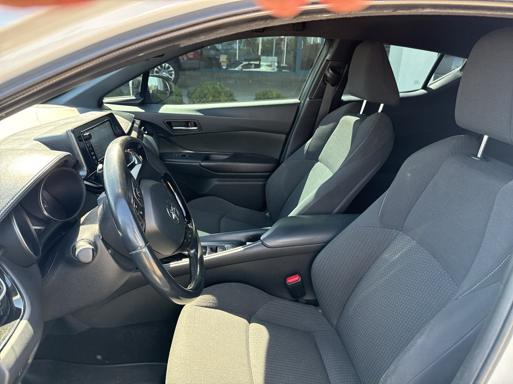 Used 2018 Toyota C-HR XLE FWD image 9