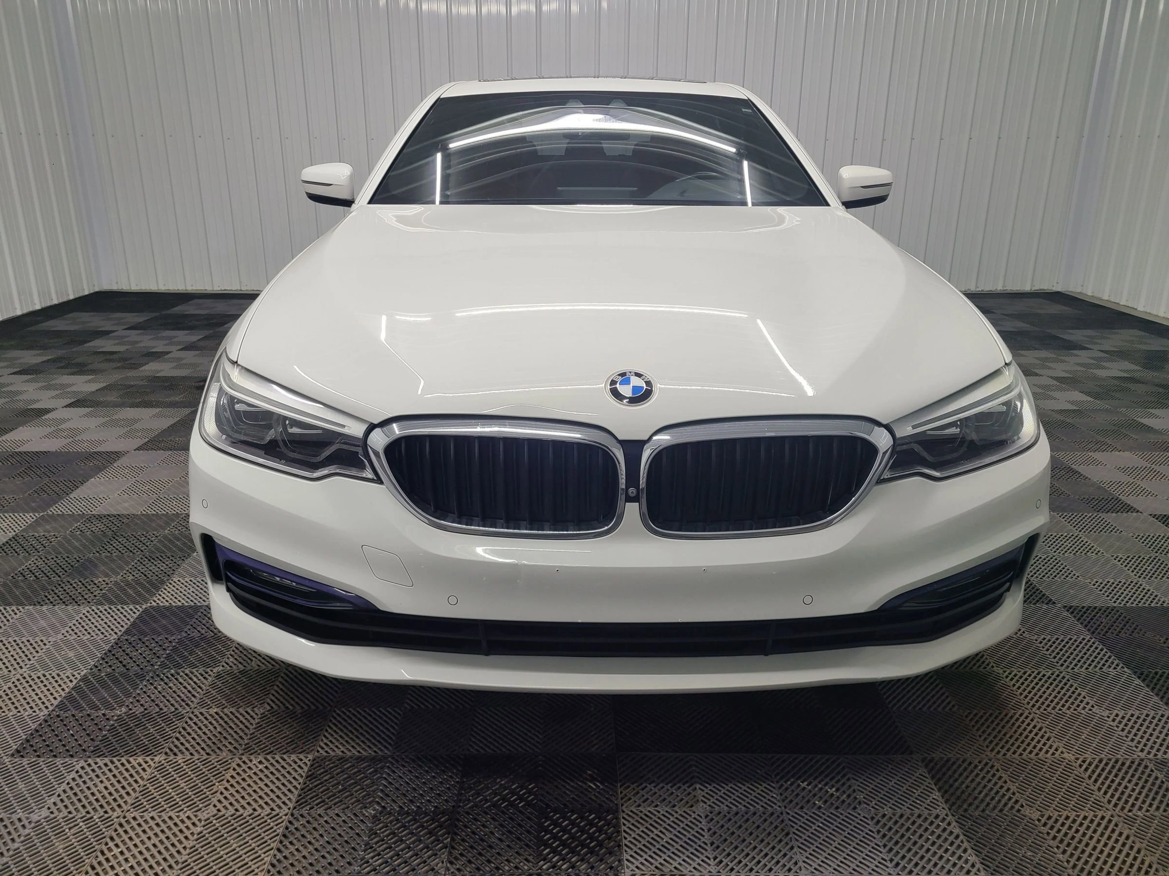 Used 2017 BMW 530i xDrive AWD/4WD image 6