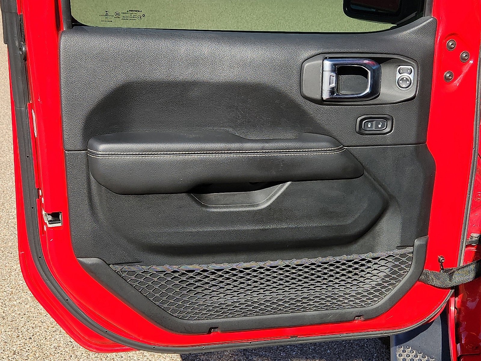 Used 2020 Jeep Wrangler Unlimited Sahara image 12