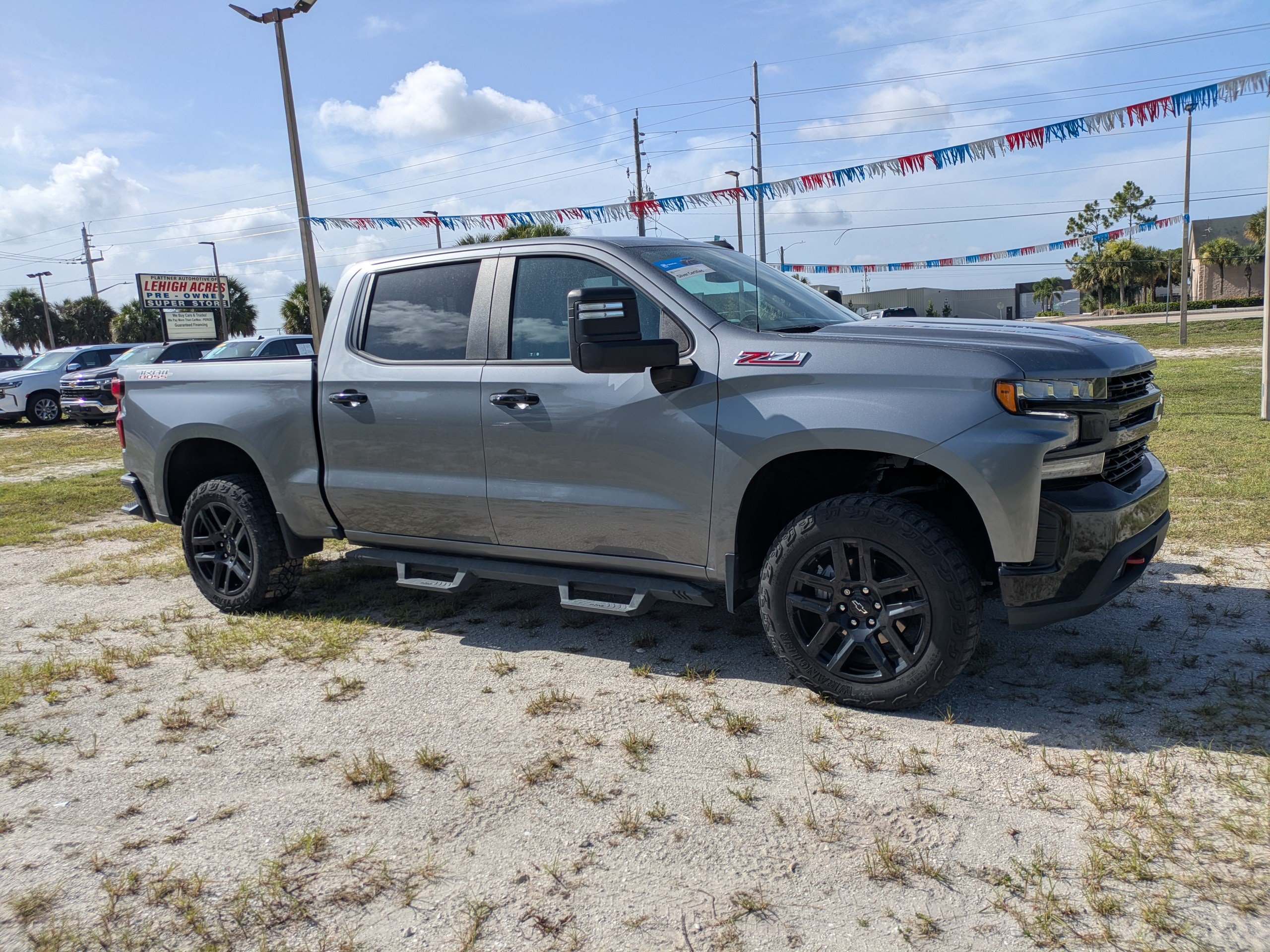 Used 2021 Chevrolet Silverado 1500 LT Trail Boss w/ Convenience Package II AWD/4WD image 2