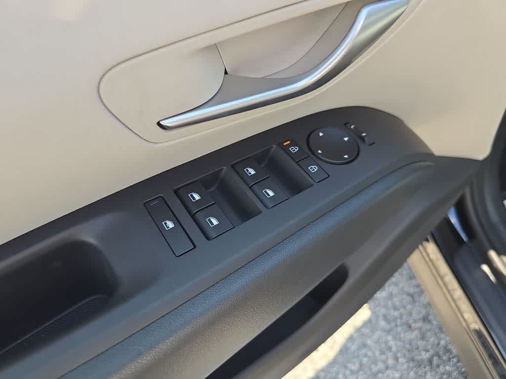 New 2026 Hyundai Tucson Blue SE FWD image 17