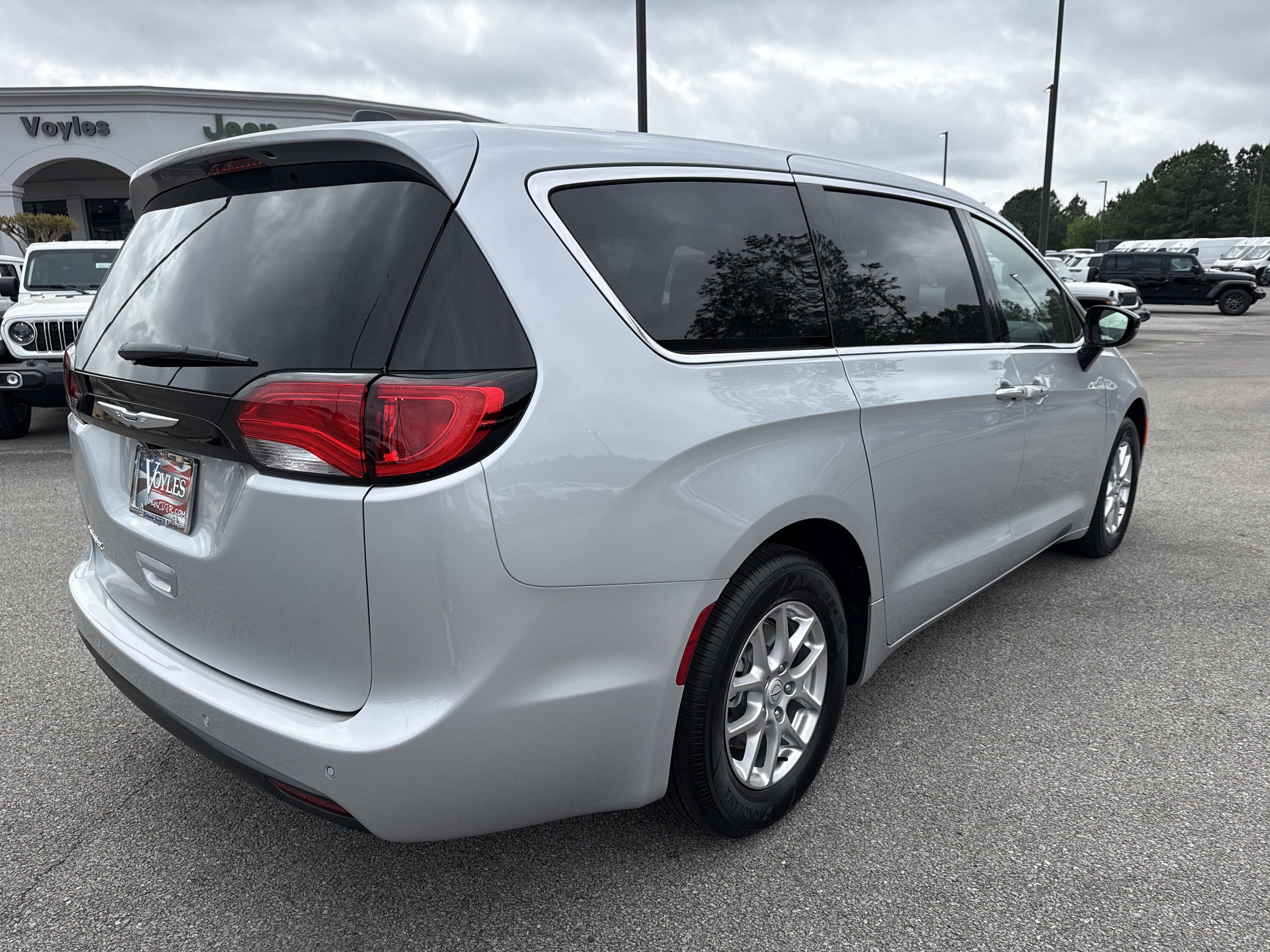 New 2026 Chrysler Voyager LX FWD image 7