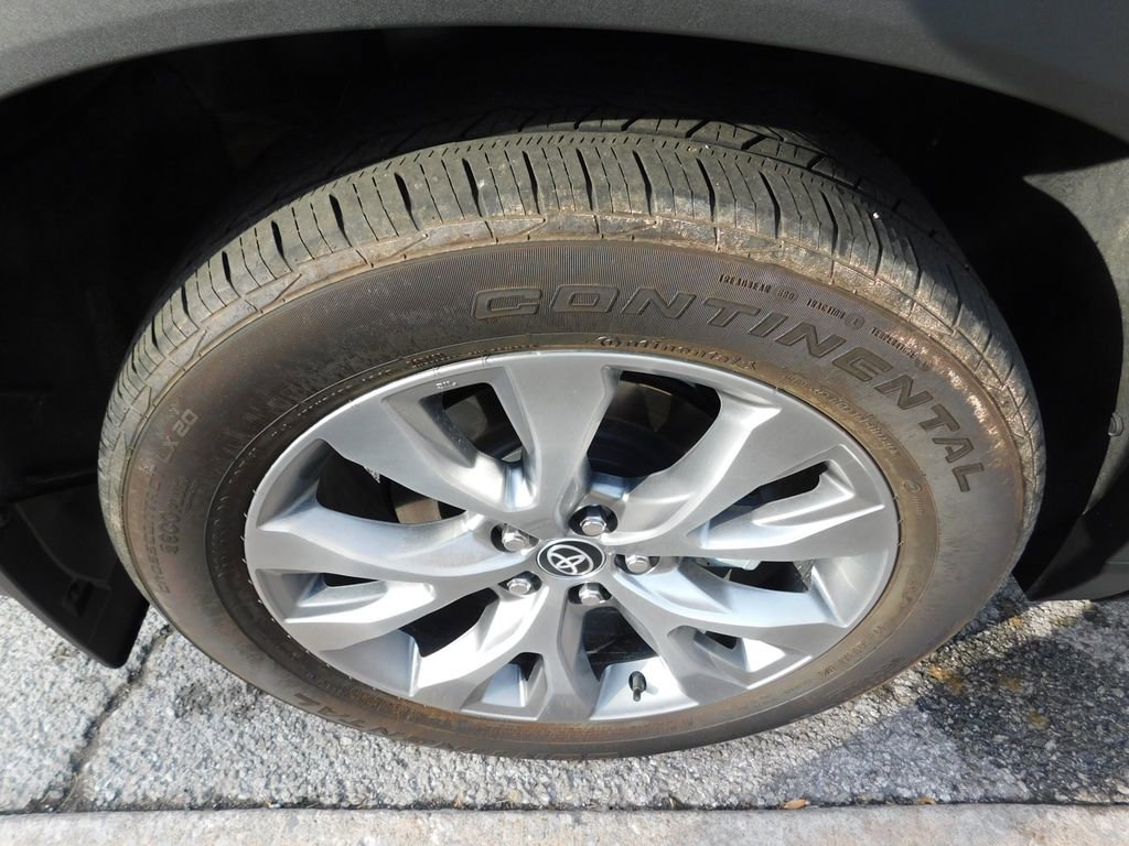 Used 2024 Toyota Grand Highlander Limited image 8