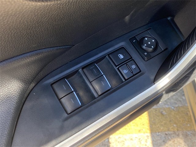 Used 2025 Toyota RAV4 XLE image 20