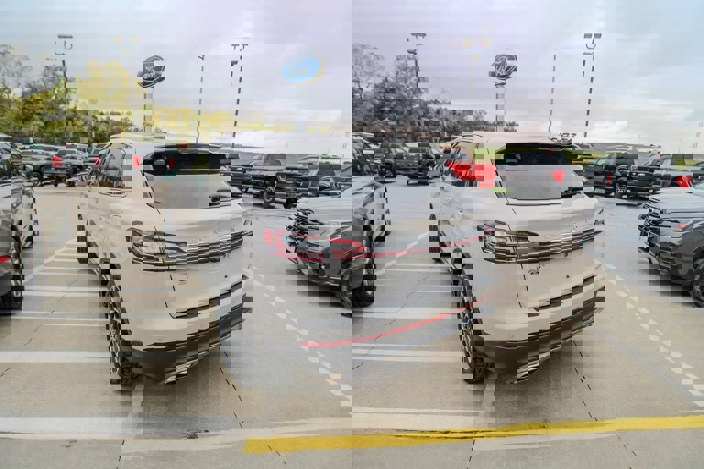 Used 2021 Lincoln Nautilus Reserve w/ Equipment Group 201A image 4