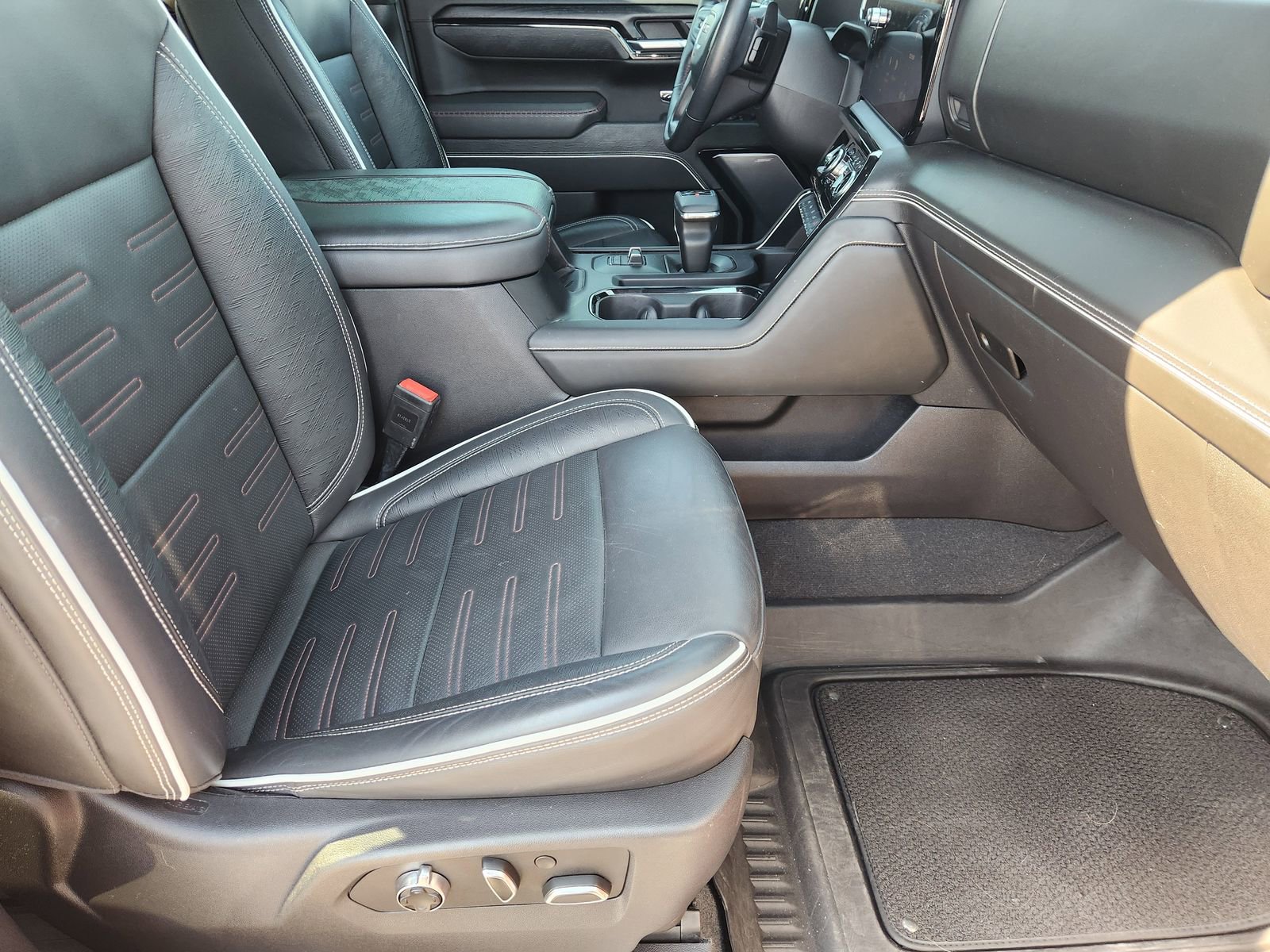 Used 2024 GMC Sierra 1500 AT4X image 17