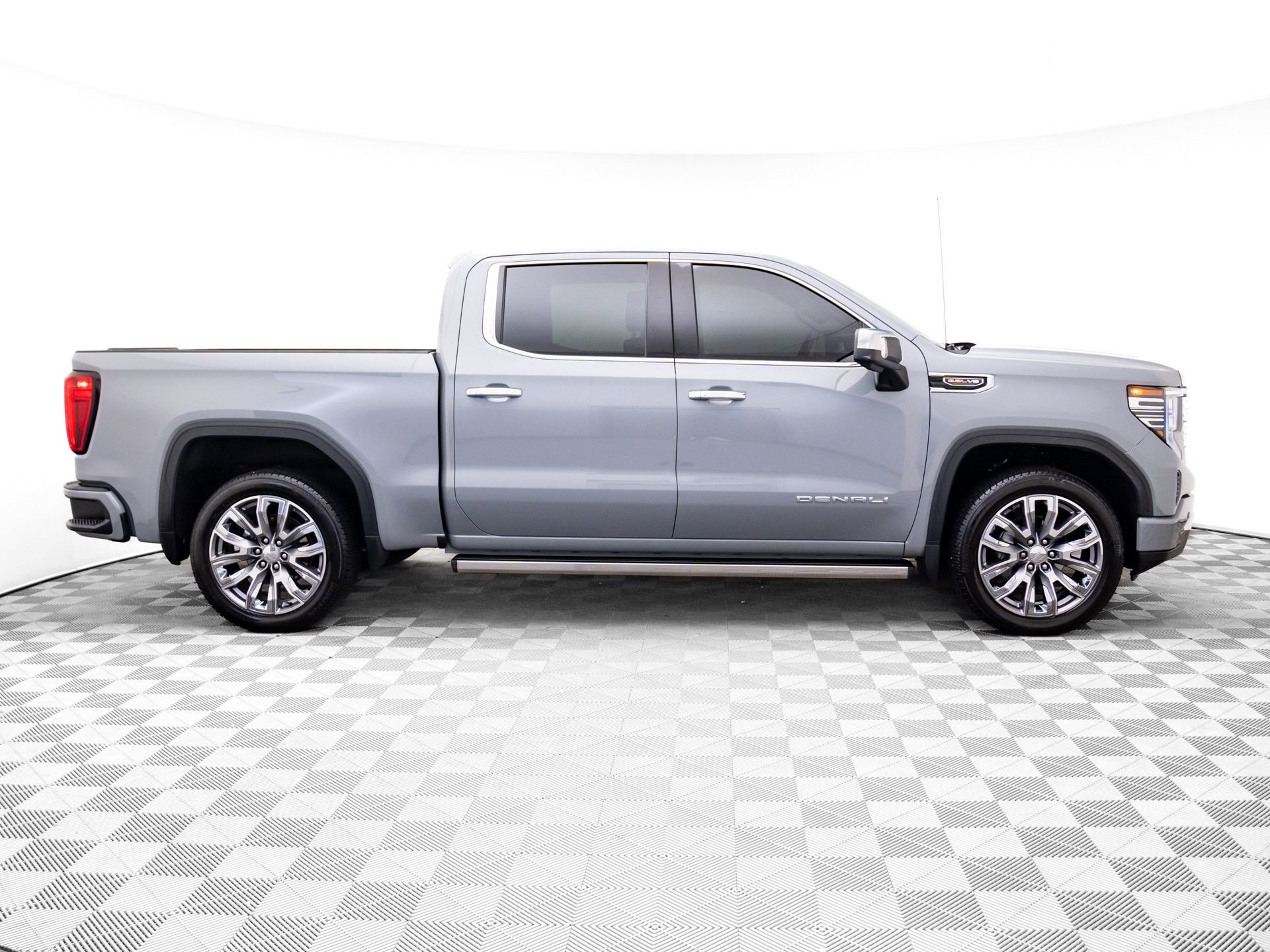 Used 2025 GMC Sierra 1500 Denali w/ Denali Reserve Package image 7