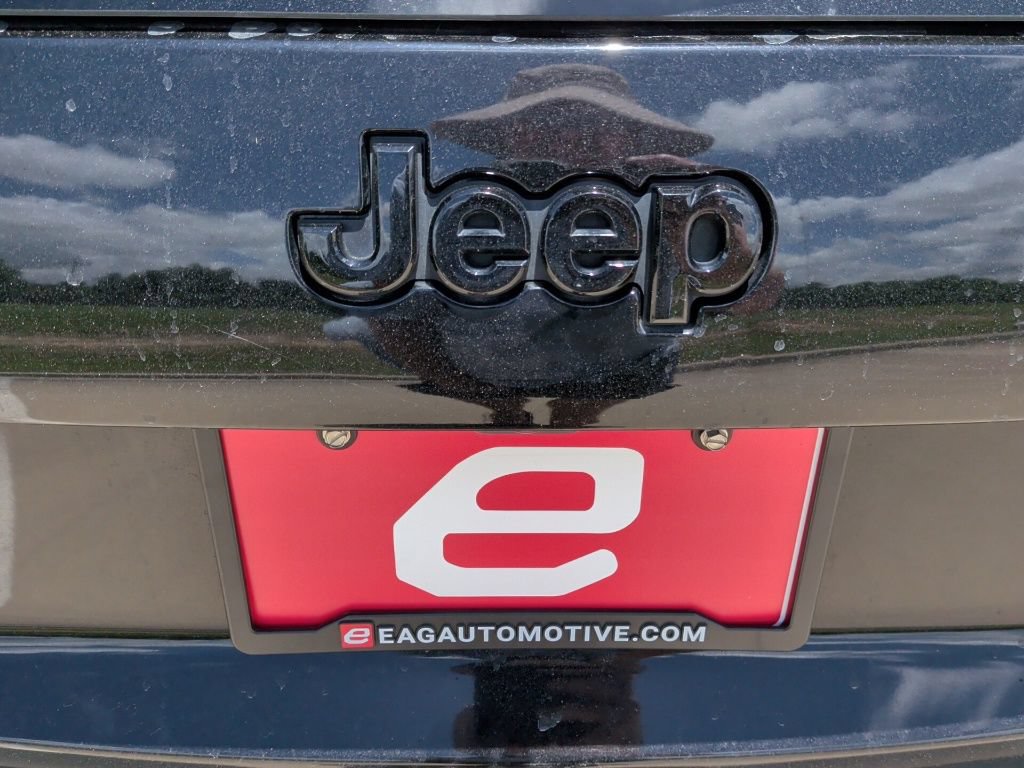 Used 2023 Jeep Cherokee Altitude Lux AWD/4WD image 44