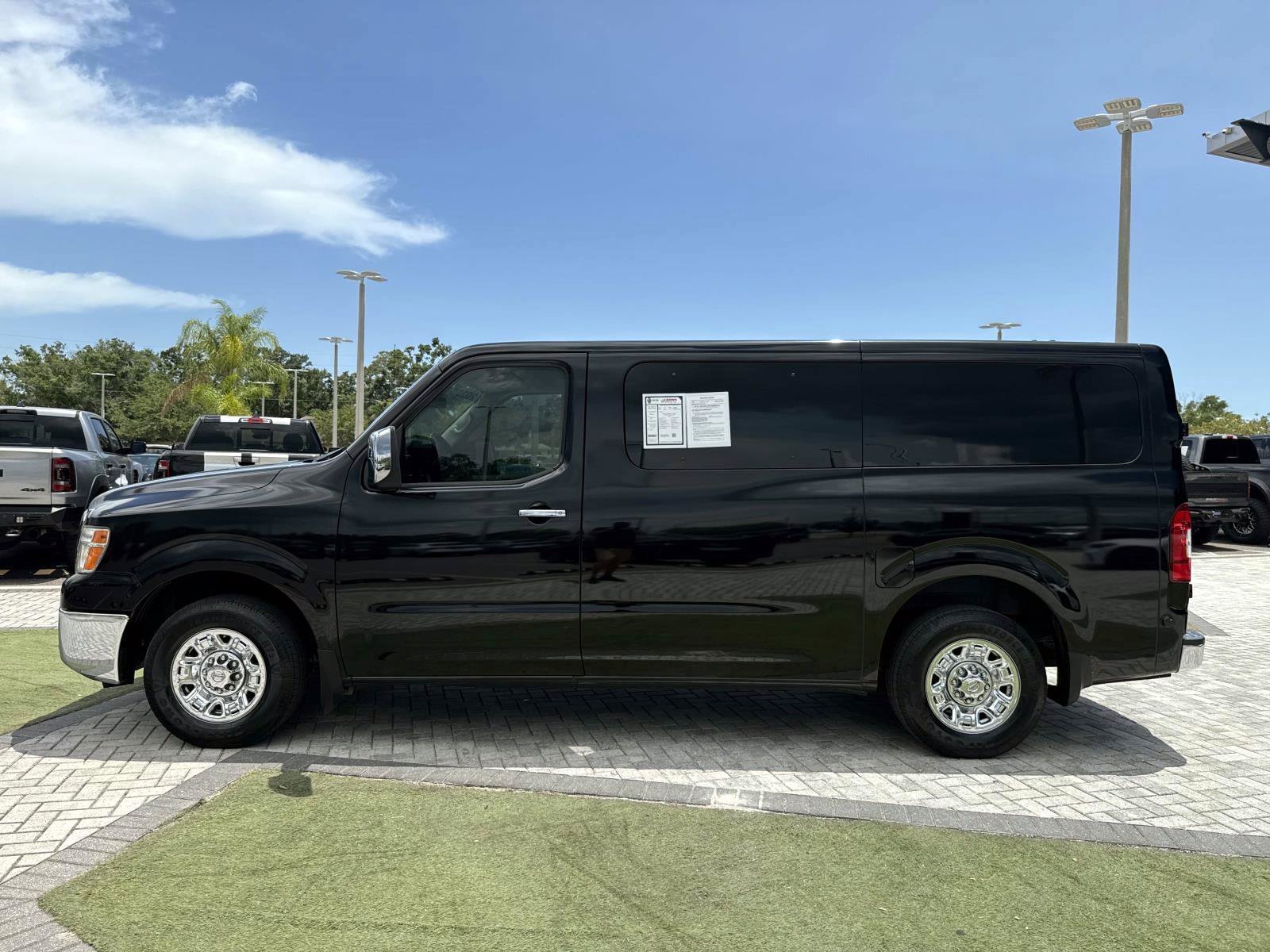 Used 2020 Nissan NV 3500 SL RWD image 3