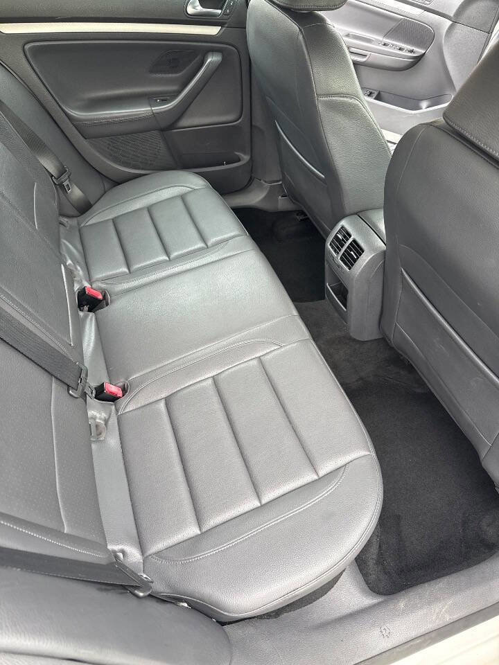 Used 2009 Volkswagen Jetta SE image 17
