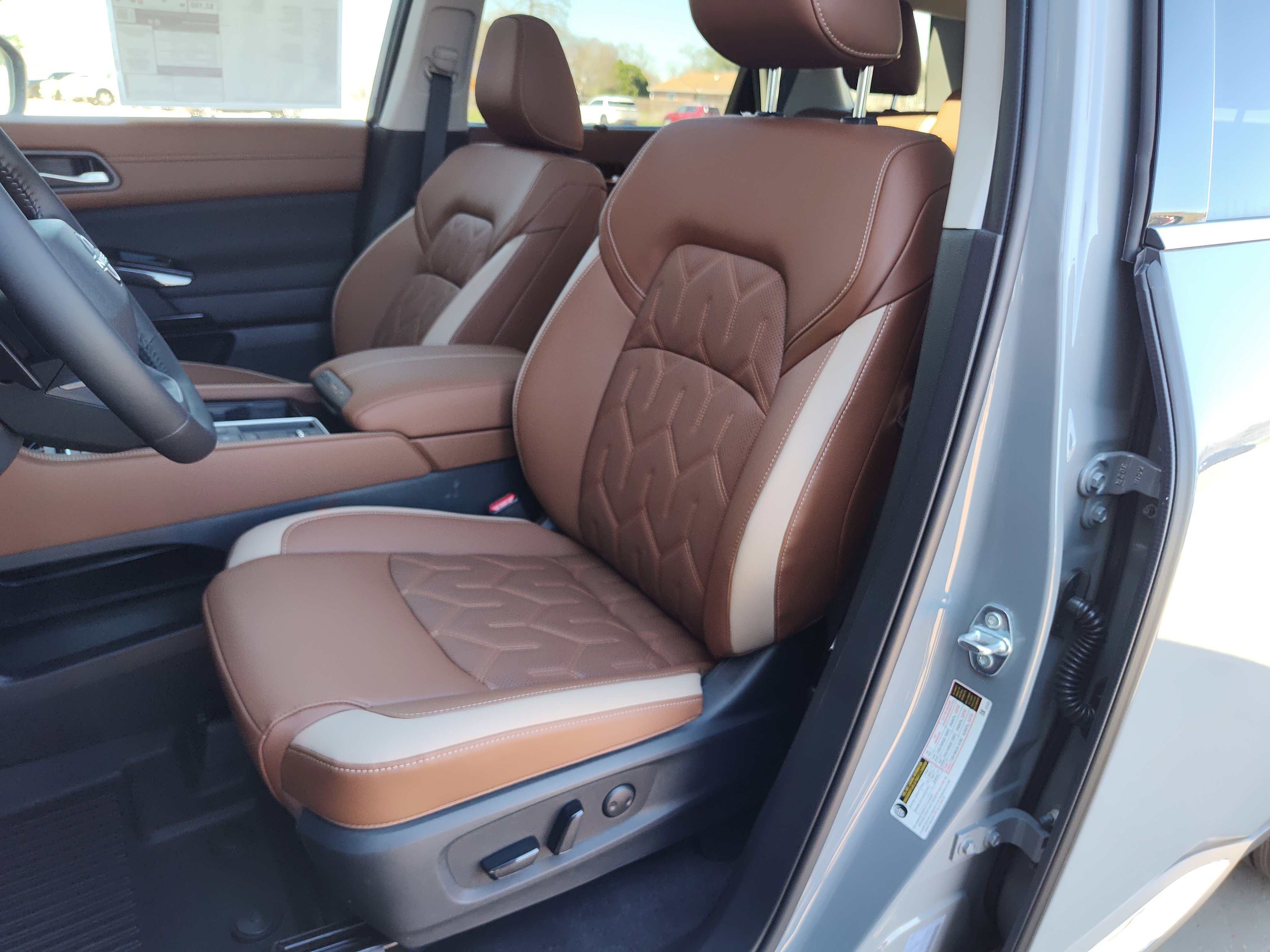 New 2026 Nissan Pathfinder Platinum image 7