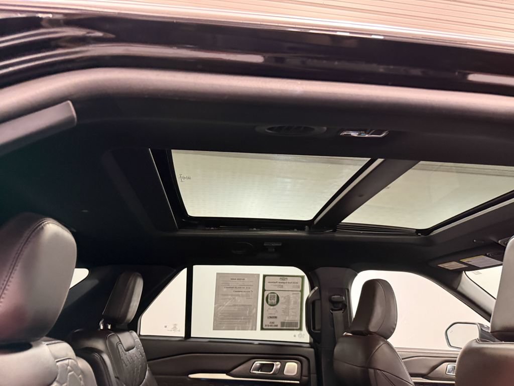 Used 2025 Ford Explorer Platinum w/ LUX Leather Package AWD/4WD image 16