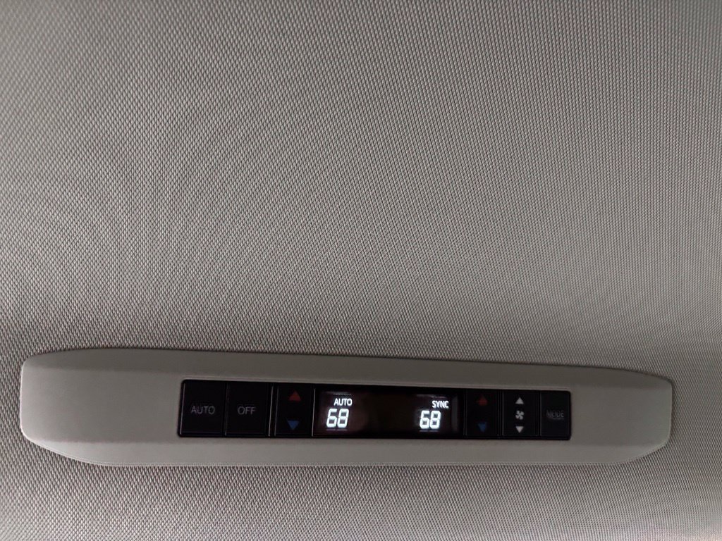 Used 2025 Toyota Sienna XLE AWD/4WD image 52