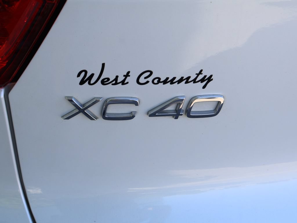 Used 2021 Volvo XC40 P8 Recharge w/ Advanced Package AWD/4WD image 9