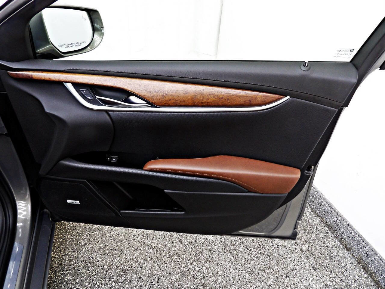 Used 2017 Cadillac XTS Luxury w/ Driver Awareness Package image 11