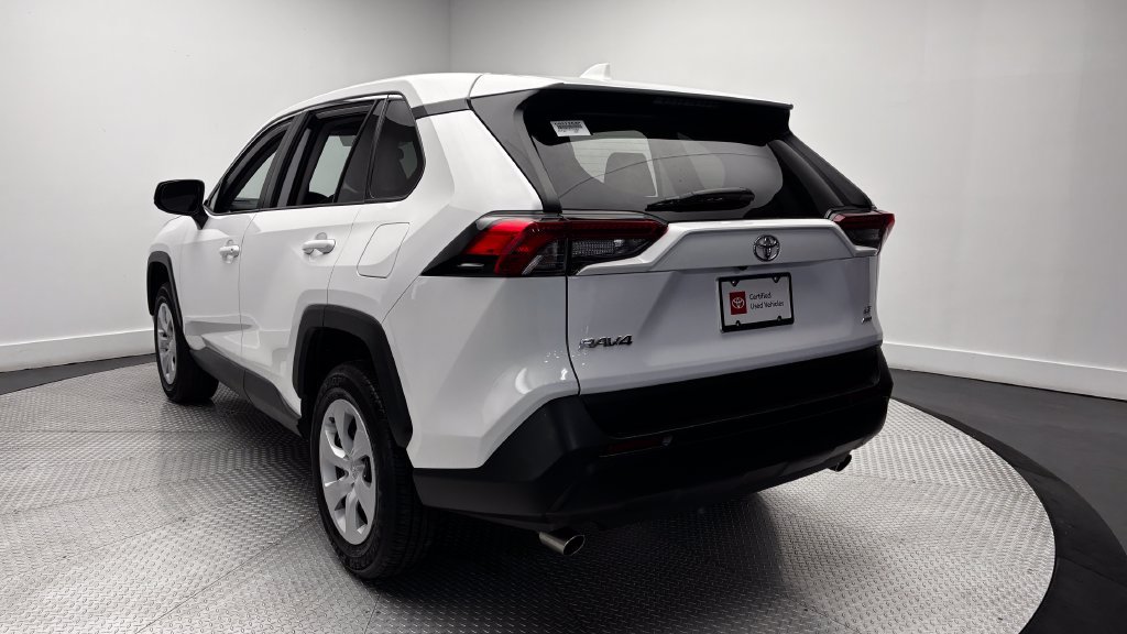Used 2025 Toyota RAV4 LE AWD/4WD image 33