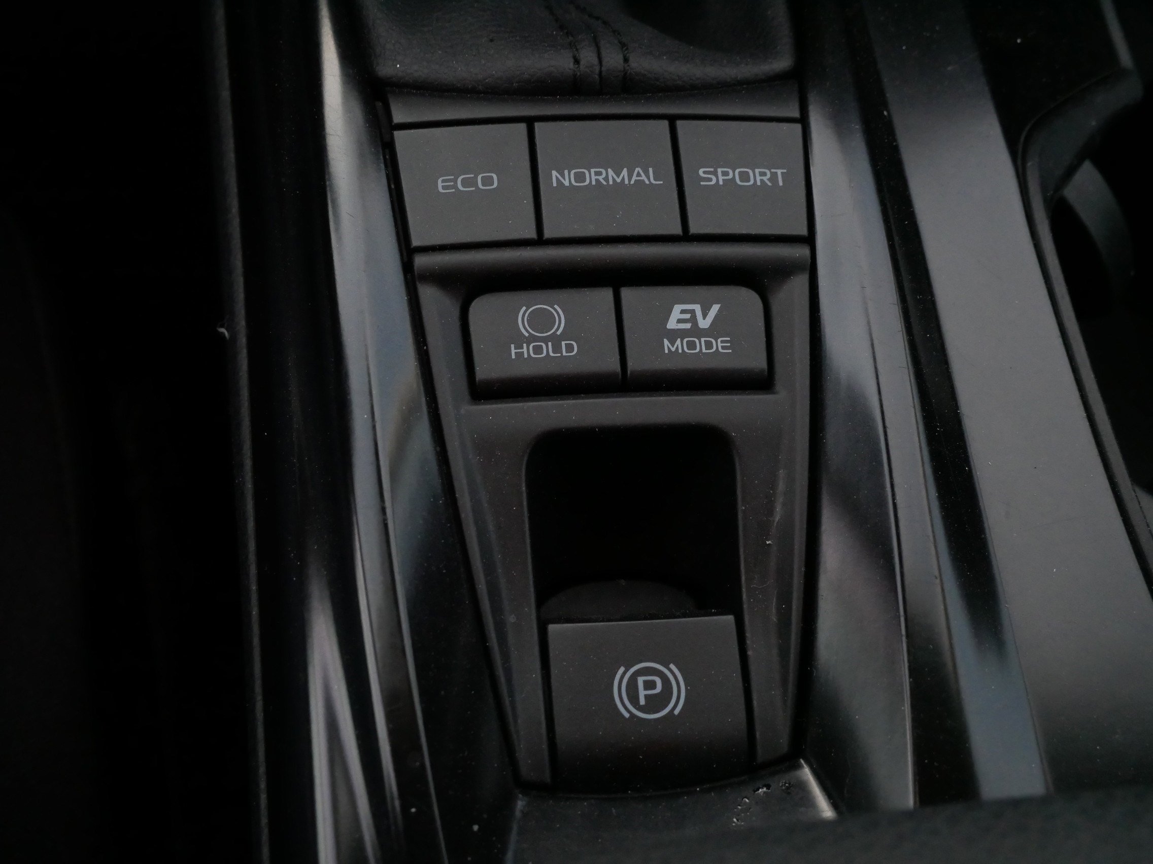 Certified 2025 Toyota Camry LE image 29