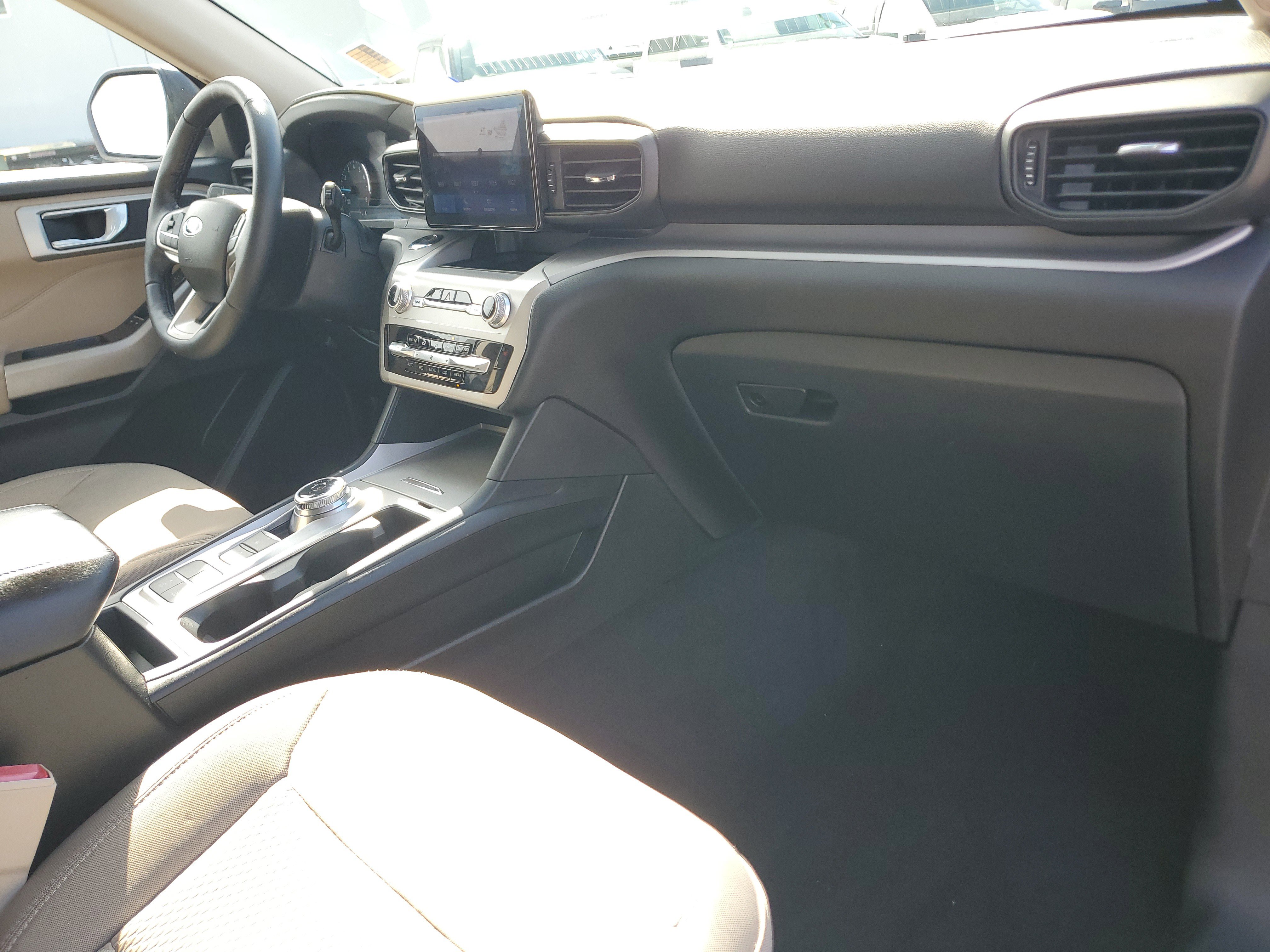 Used 2022 Ford Explorer XLT image 20