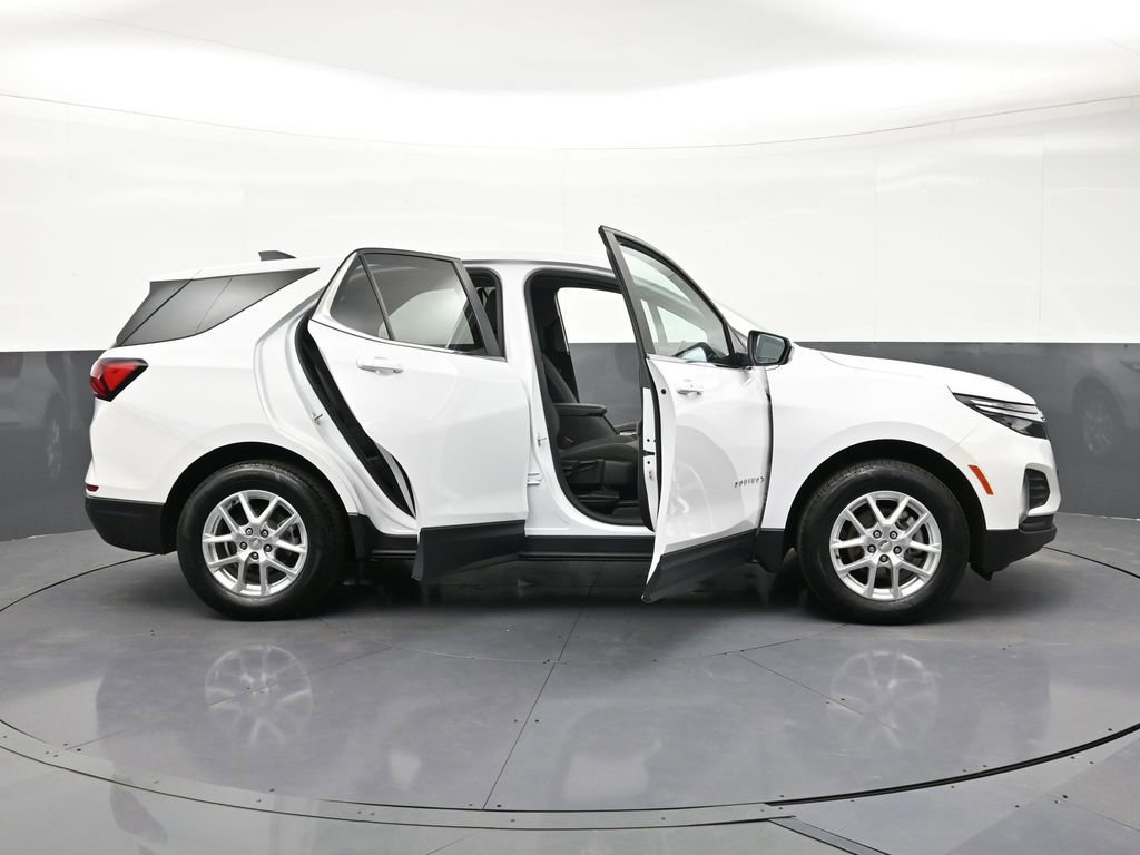 Used 2023 Chevrolet Equinox LT AWD/4WD image 33