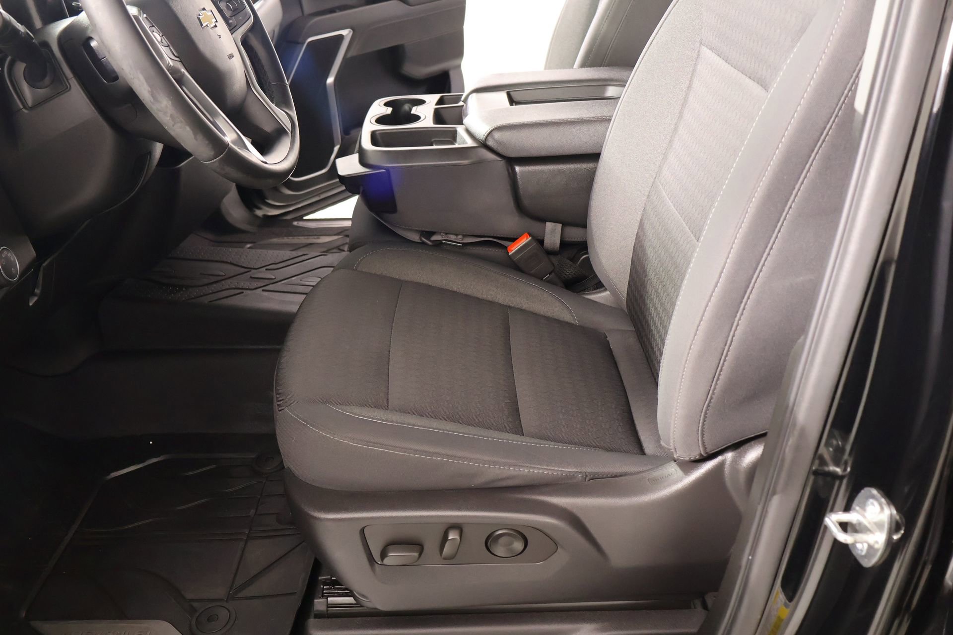 Used 2023 Chevrolet Silverado 1500 LT image 11