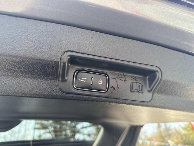 Used 2025 Ford Explorer ST-Line AWD/4WD image 9
