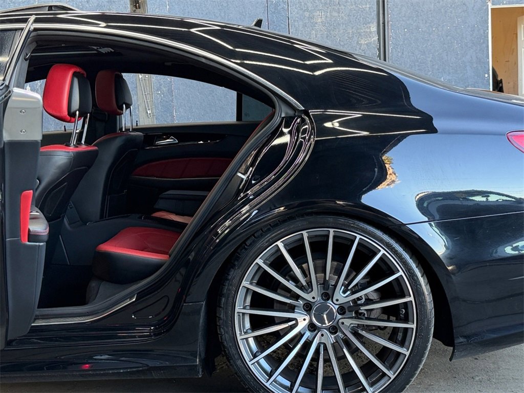 Used 2015 Mercedes-Benz CLS 550 4MATIC w/ Premium Package image 20