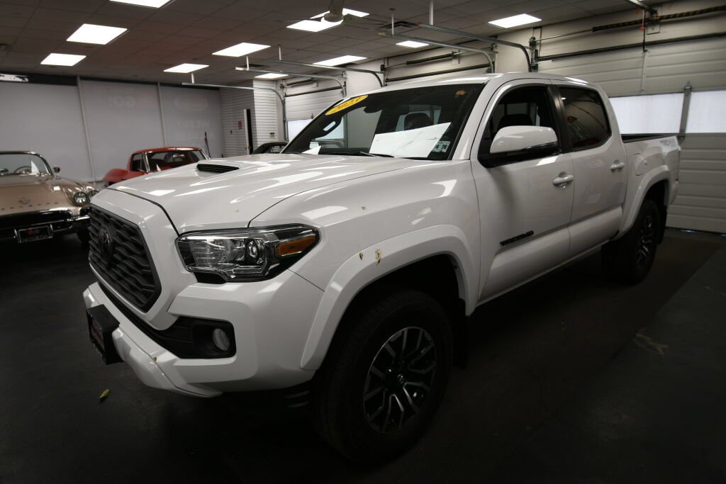 Certified 2023 Toyota Tacoma TRD Sport w/ Advanced Technology Package AWD/4WD image 4