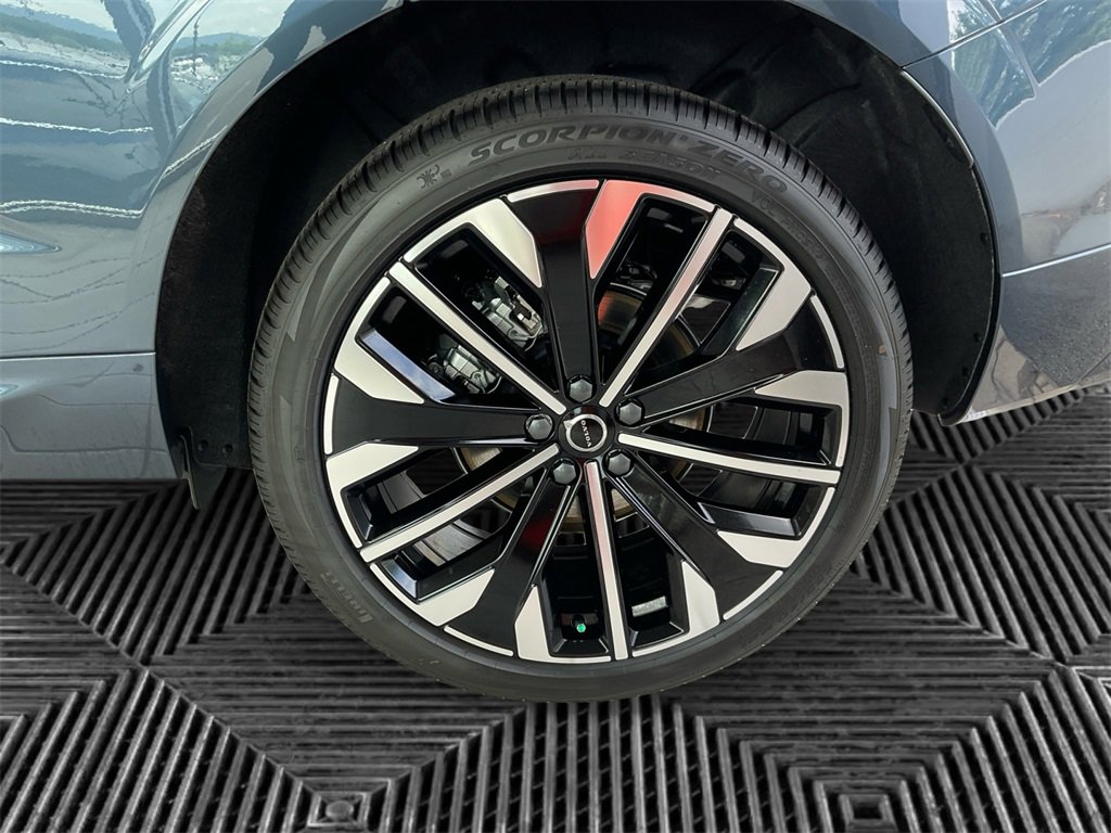 New 2026 Volvo XC60 B5 Ultra w/ Protection Package Premier image 14