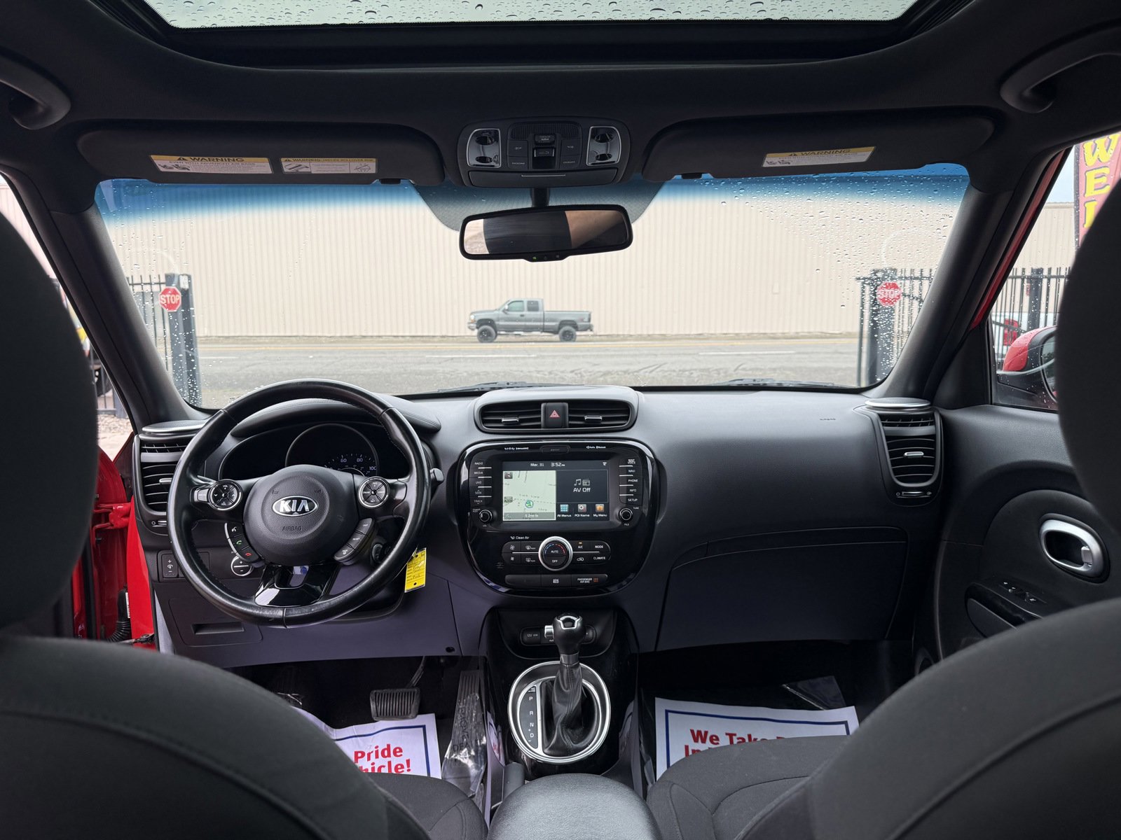 Used 2015 Kia Soul ! w/ Sun & Sound Package FWD image 11