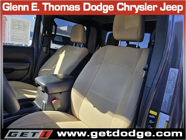 Certified 2023 Jeep Gladiator Willys image 29
