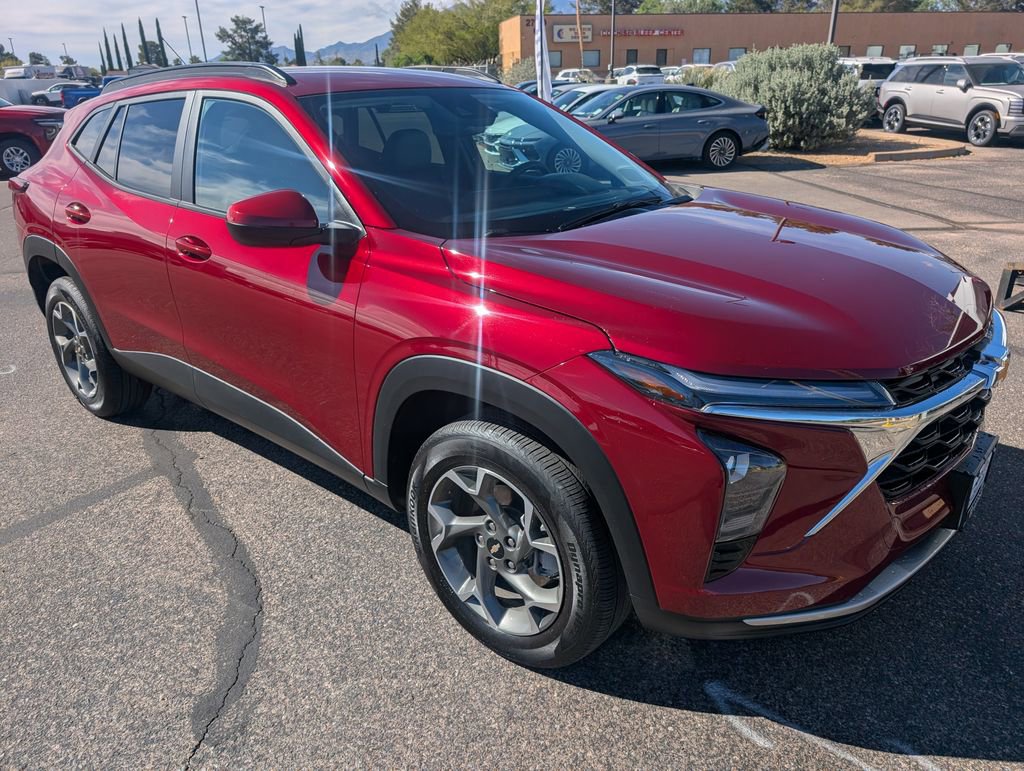 Certified 2025 Chevrolet Trax LT FWD image 7