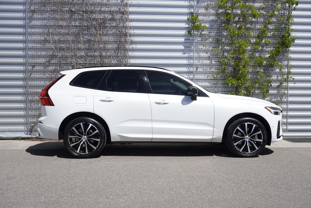 Used 2023 Volvo XC60 T8 Plus w/ Climate Package AWD/4WD image 7