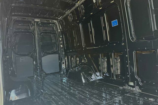 Used 2024 Mercedes-Benz Sprinter 3500 image 9