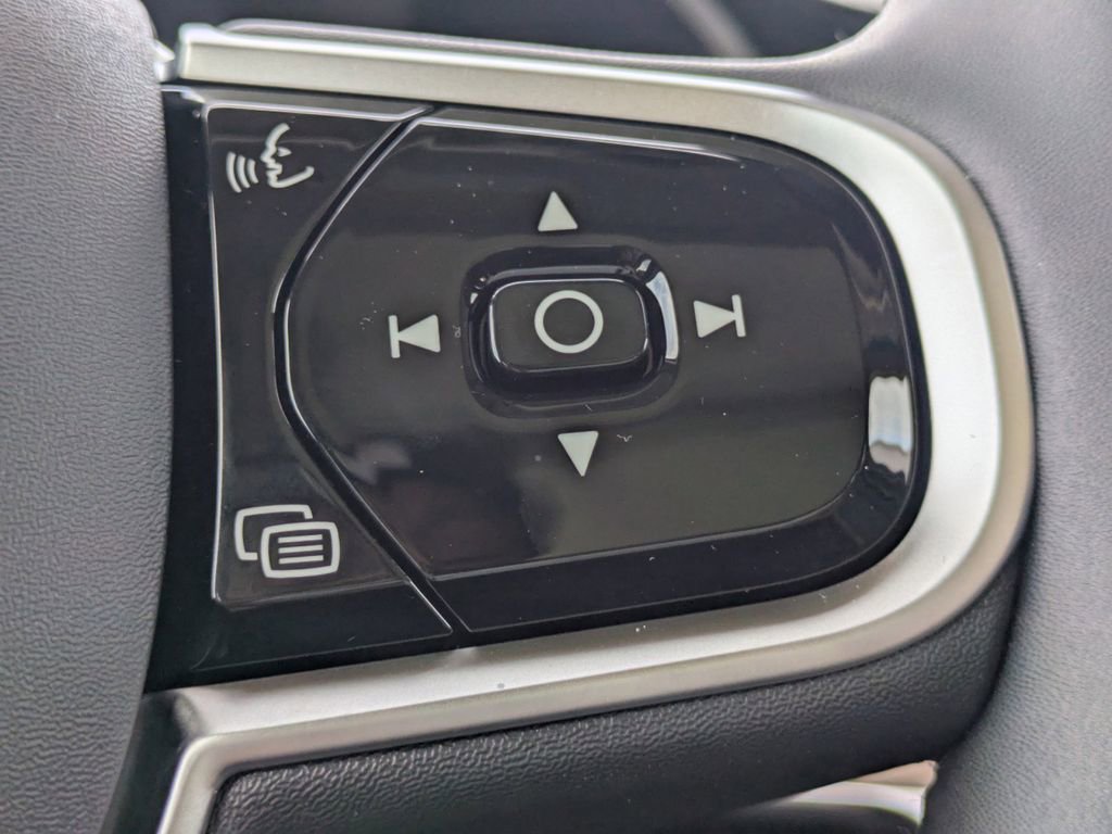 New 2025 Volvo XC90 T8 Core w/ Climate Package AWD/4WD image 29