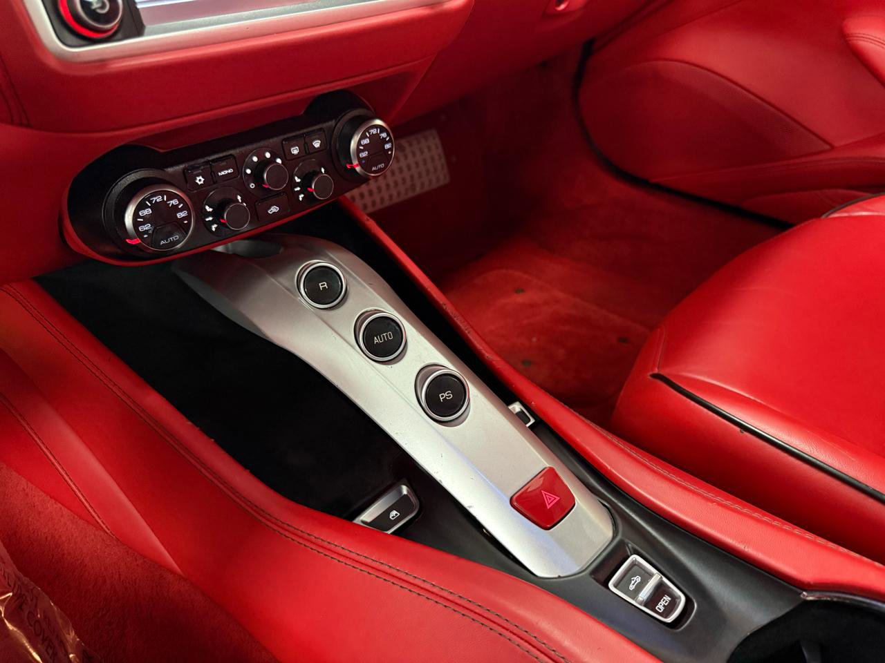 Used 2015 Ferrari California T RWD image 20