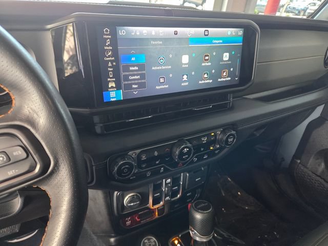 Used 2024 Jeep Gladiator Mojave AWD/4WD image 24