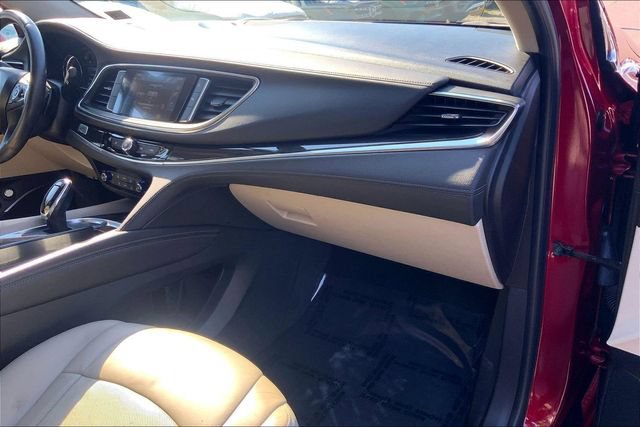 Used 2018 Buick Enclave Essence FWD image 14