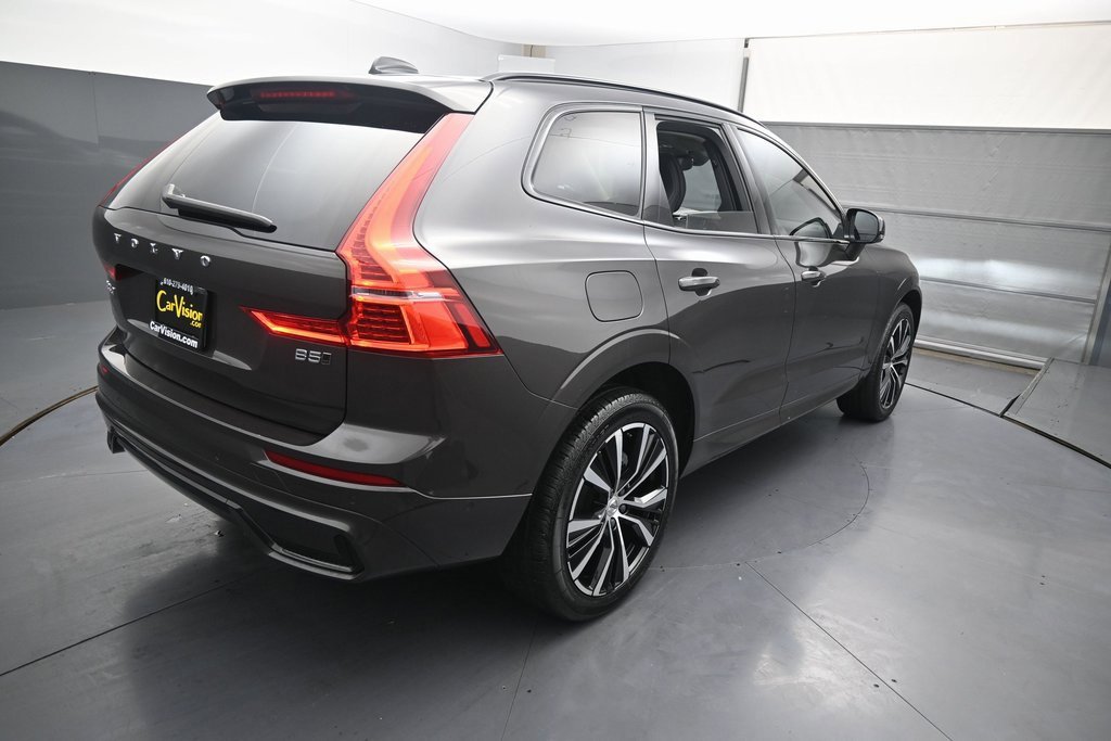 Used 2023 Volvo XC60 B5 Plus image 12