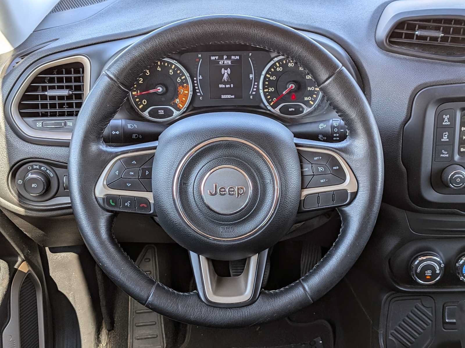Used 2017 Jeep Renegade Latitude FWD image 21