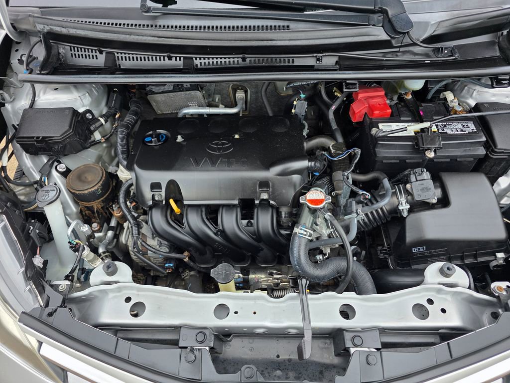 Used 2016 Toyota Yaris L image 19