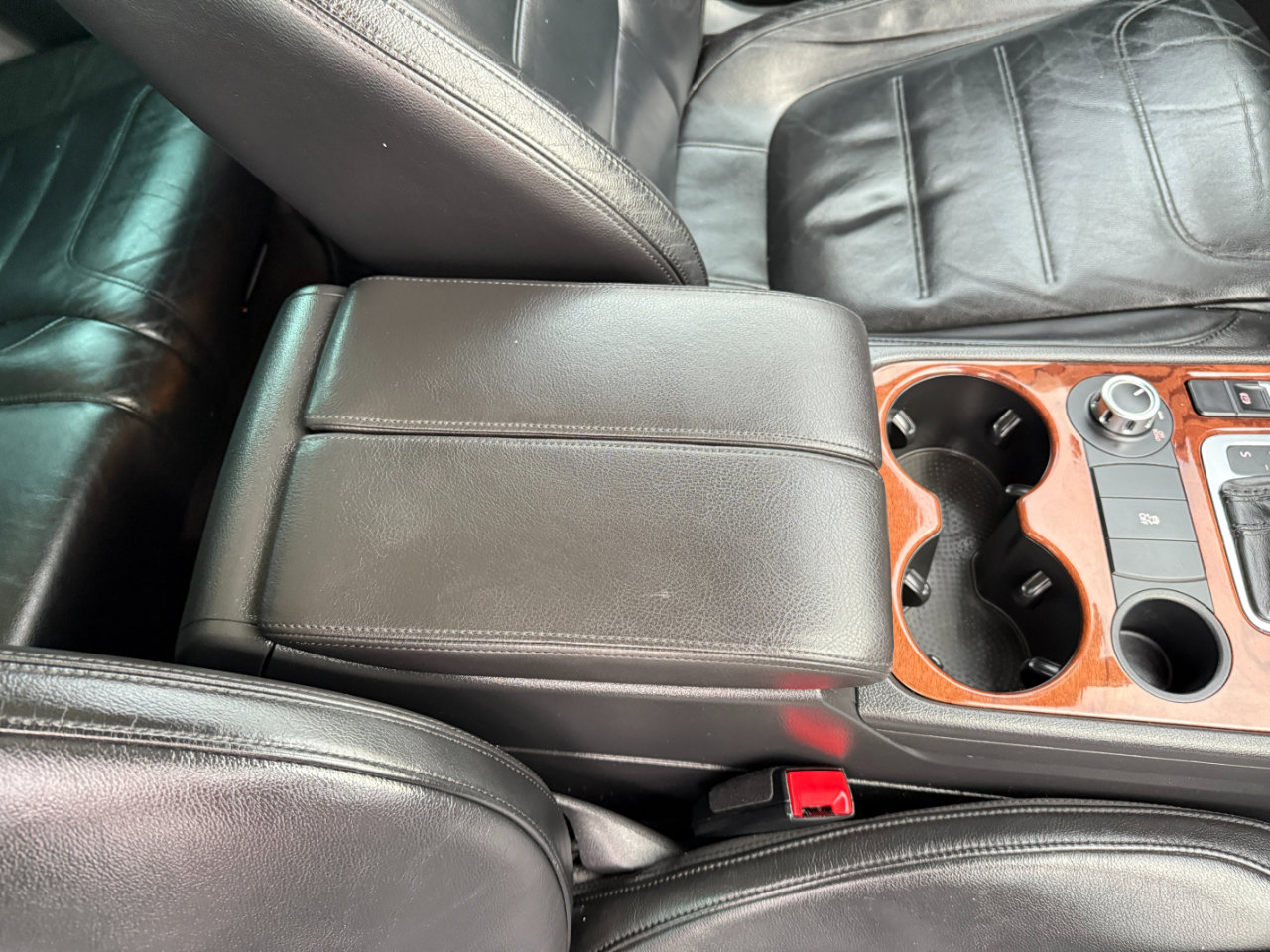 Used 2012 Volkswagen Touareg VR6 image 53