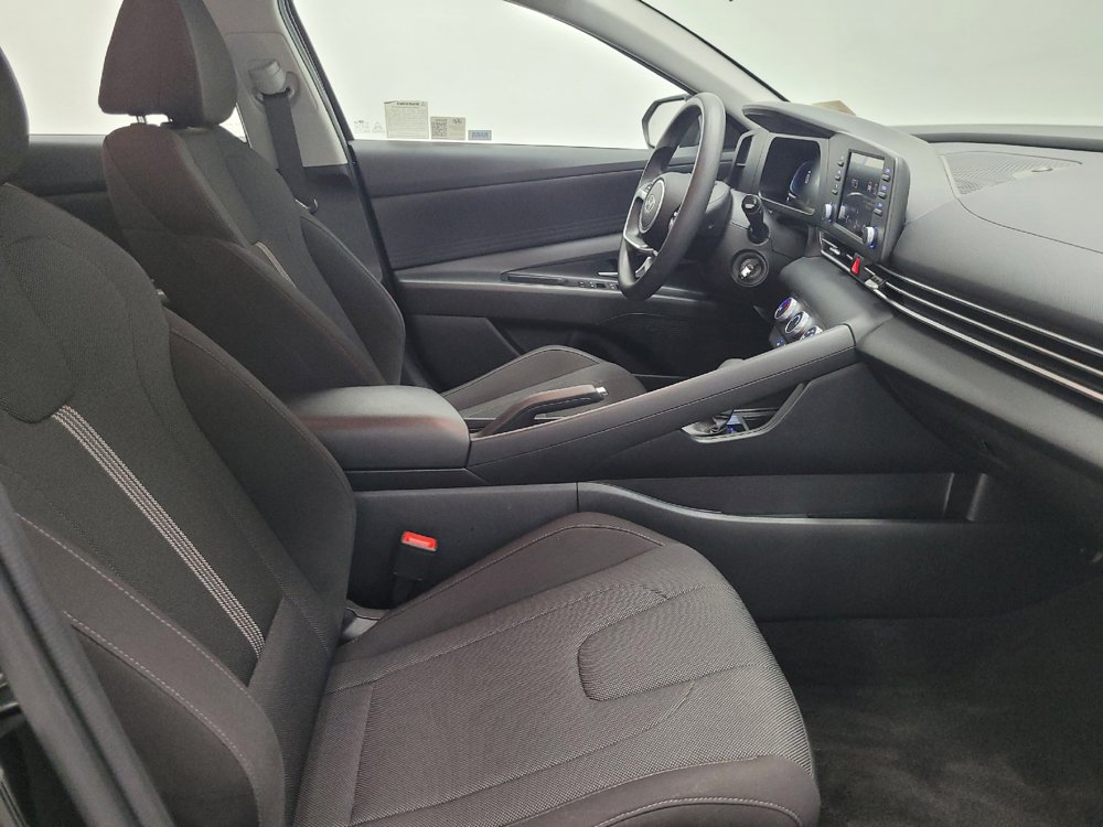 Used 2024 Hyundai Elantra SE FWD image 21