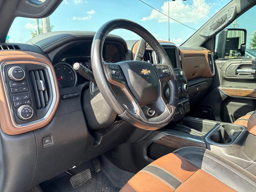 Used 2023 Chevrolet Silverado 2500 High Country w/ Technology Package AWD/4WD image 15