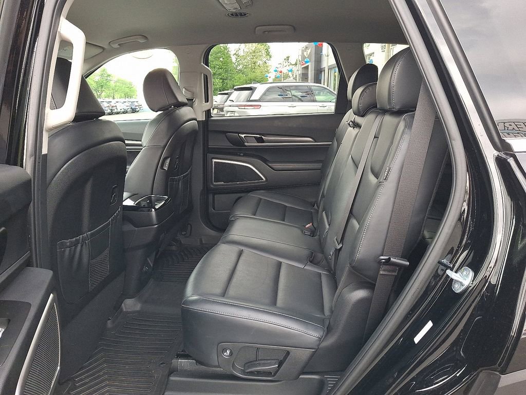 Used 2024 Kia Telluride LX AWD/4WD image 11
