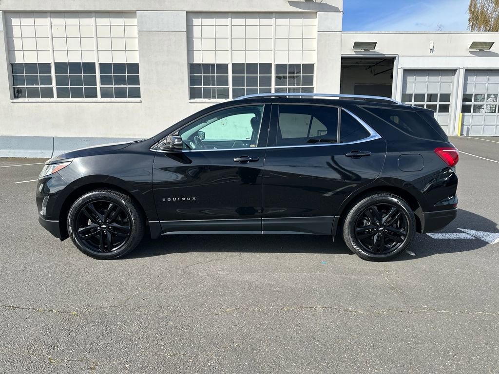 Used 2020 Chevrolet Equinox LT w/ Midnight Edition image 3