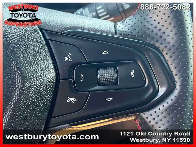 Used 2026 Chevrolet Trax RS w/ Sunroof Package FWD image 24